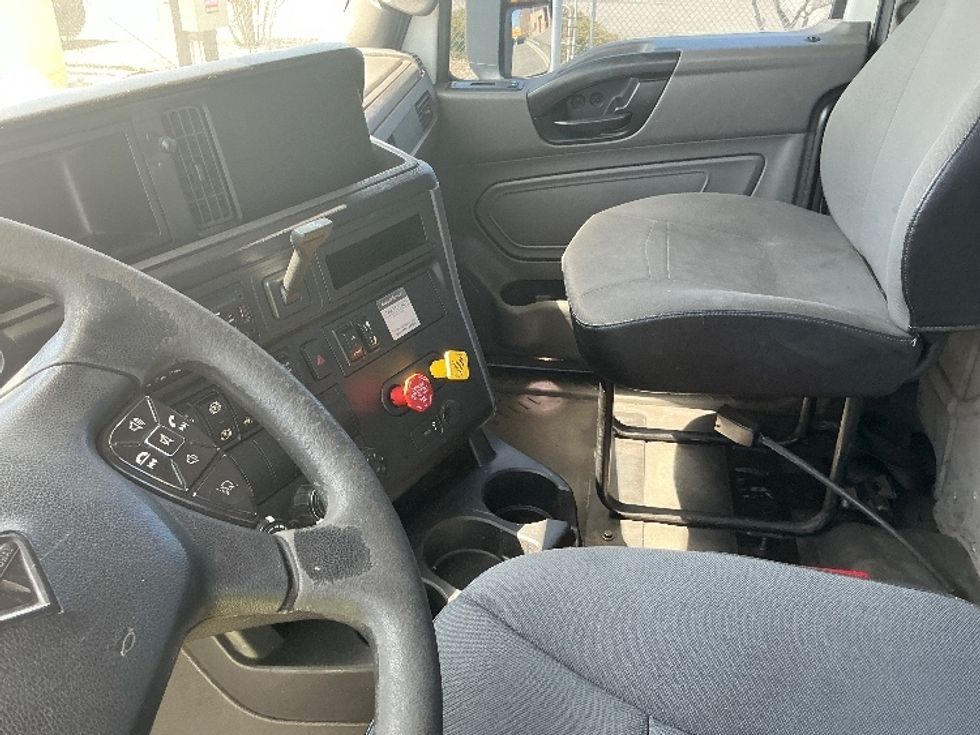 Day Cab Tractor-Heavy Duty Tractors-International-2019-LT625-Mira Loma-CA-207,820\n\t\tmiles-$ 27,750 - Image 10