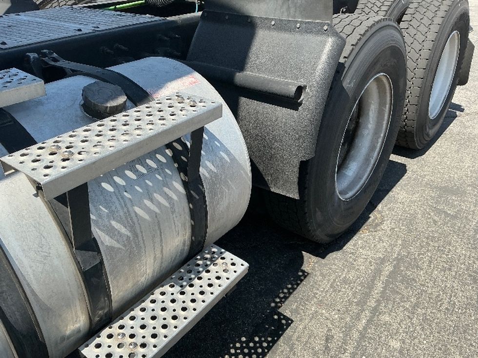 Day Cab Tractor-Heavy Duty Tractors-International-2019-LT625-Mira Loma-CA-207,820\n\t\tmiles-$ 27,750 - Image 17