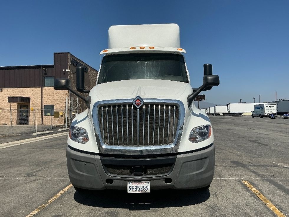 Day Cab Tractor-Heavy Duty Tractors-International-2019-LT625-Mira Loma-CA-207,820\n\t\tmiles-$ 27,750 - Image 2