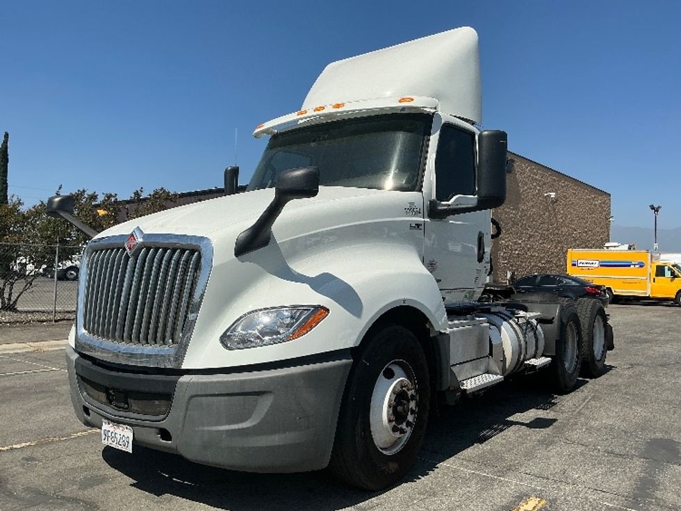 Day Cab Tractor-Heavy Duty Tractors-International-2019-LT625-Mira Loma-CA-207,820\n\t\tmiles-$ 27,750 - Image 3