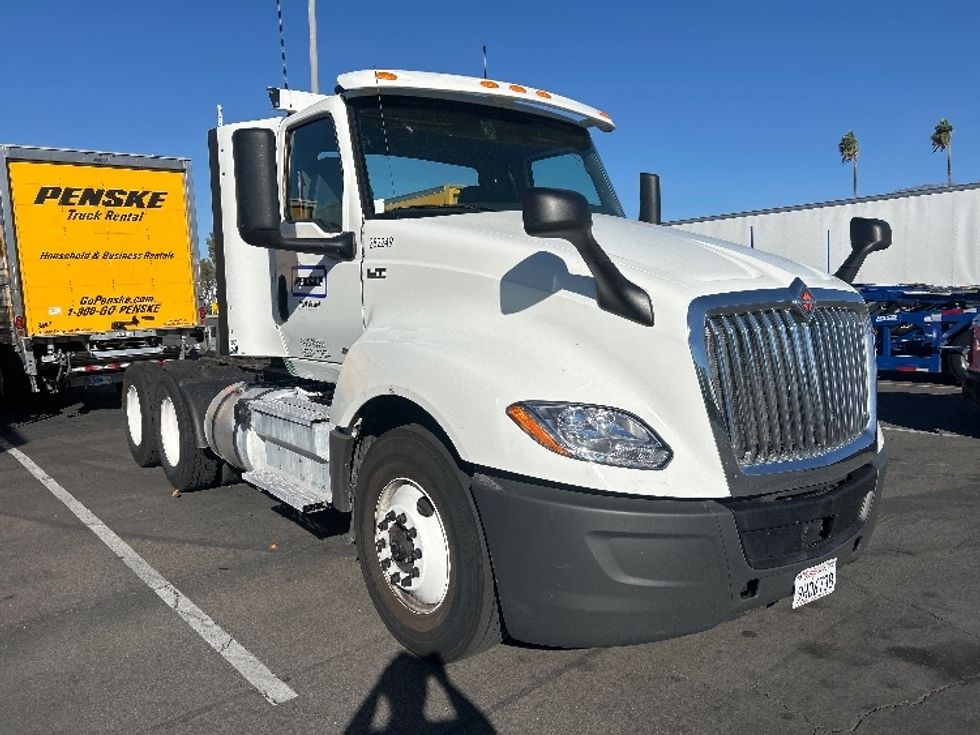 Day Cab Tractor-Heavy Duty Tractors-International-2019-LT625-Mira Loma-CA-214,508\n\t\tmiles-$ 28,500 - Image 1