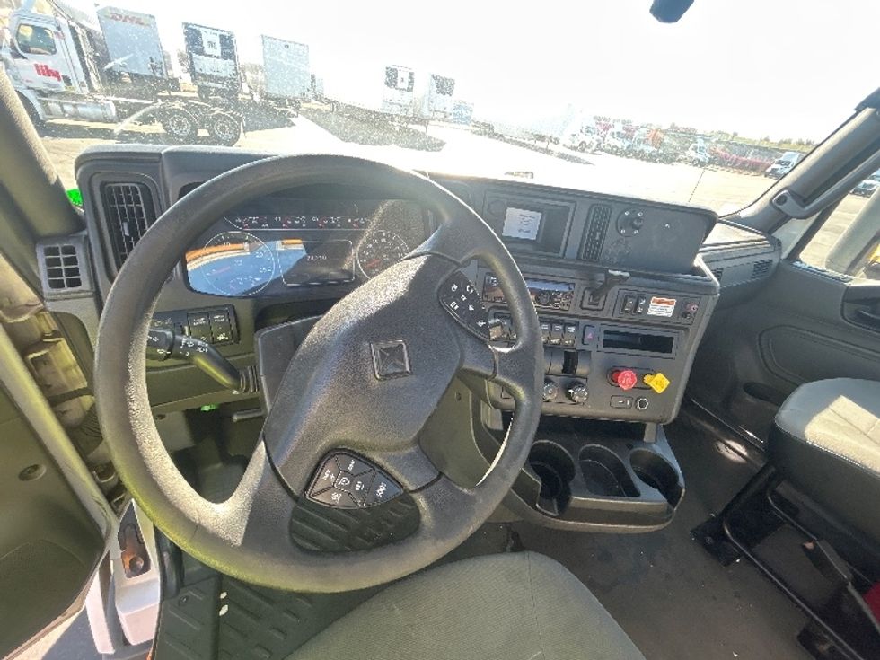 Day Cab Tractor-Heavy Duty Tractors-International-2019-LT625-Mira Loma-CA-214,508\n\t\tmiles-$ 28,500 - Image 11
