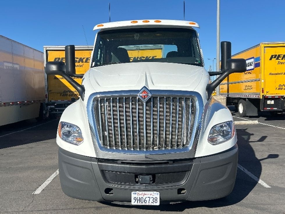 Day Cab Tractor-Heavy Duty Tractors-International-2019-LT625-Mira Loma-CA-214,508\n\t\tmiles-$ 28,500 - Image 2