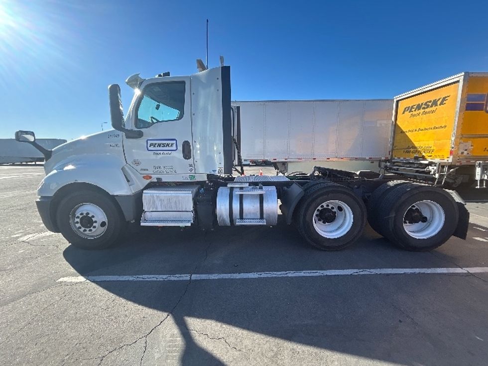 Day Cab Tractor-Heavy Duty Tractors-International-2019-LT625-Mira Loma-CA-214,508\n\t\tmiles-$ 28,500 - Image 4
