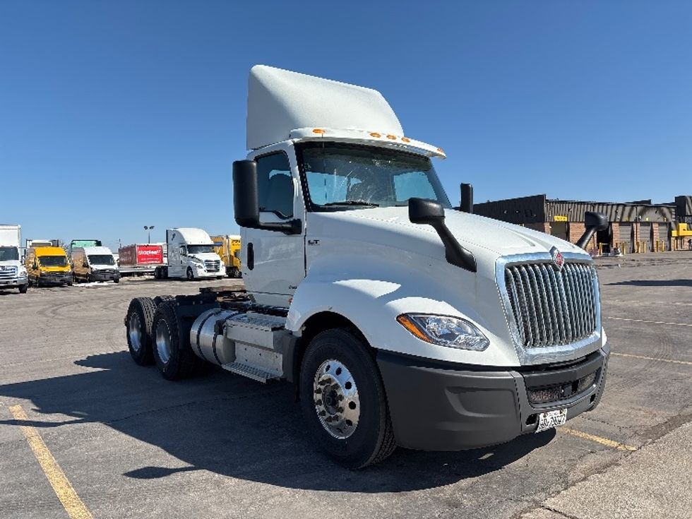 Day Cab Tractor-Heavy Duty Tractors-International-2019-LT625-Mississauga-ON-1,416,890\n\t\tkm-$ 21,000 - Image 1