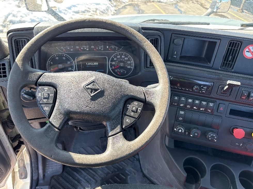 Day Cab Tractor-Heavy Duty Tractors-International-2019-LT625-Mississauga-ON-1,416,890\n\t\tkm-$ 21,000 - Image 11