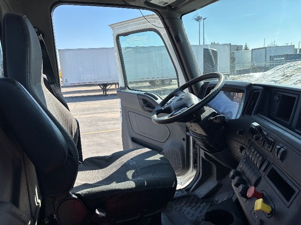 Day Cab Tractor-Heavy Duty Tractors-International-2019-LT625-Mississauga-ON-1,416,890\n\t\tkm-$ 21,000 - Image 14