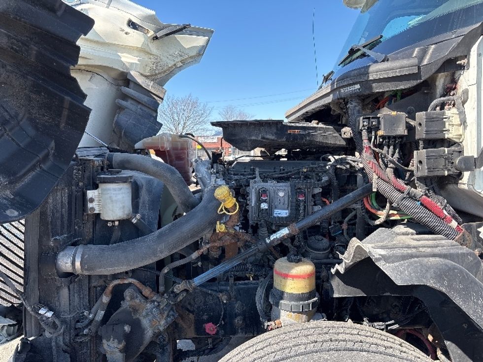 Day Cab Tractor-Heavy Duty Tractors-International-2019-LT625-Mississauga-ON-1,416,890\n\t\tkm-$ 21,000 - Image 16
