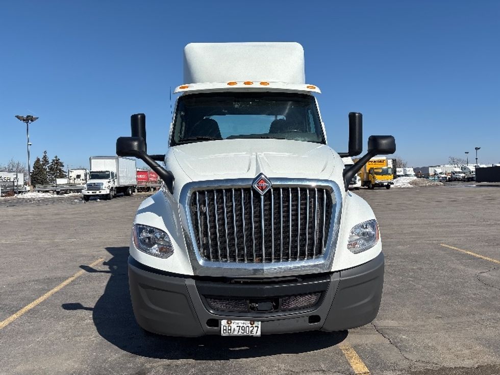 Day Cab Tractor-Heavy Duty Tractors-International-2019-LT625-Mississauga-ON-1,416,890\n\t\tkm-$ 21,000 - Image 2