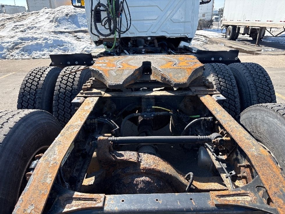 Day Cab Tractor-Heavy Duty Tractors-International-2019-LT625-Mississauga-ON-1,416,890\n\t\tkm-$ 21,000 - Image 6