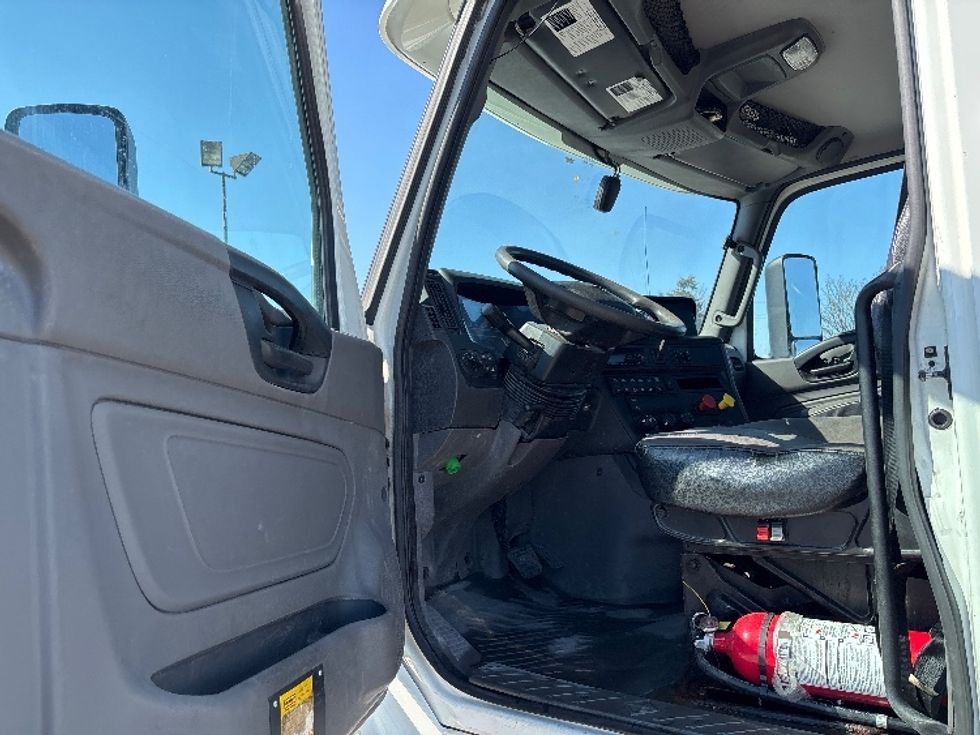 Day Cab Tractor-Heavy Duty Tractors-International-2019-LT625-Mississauga-ON-1,416,890\n\t\tkm-$ 21,000 - Image 9