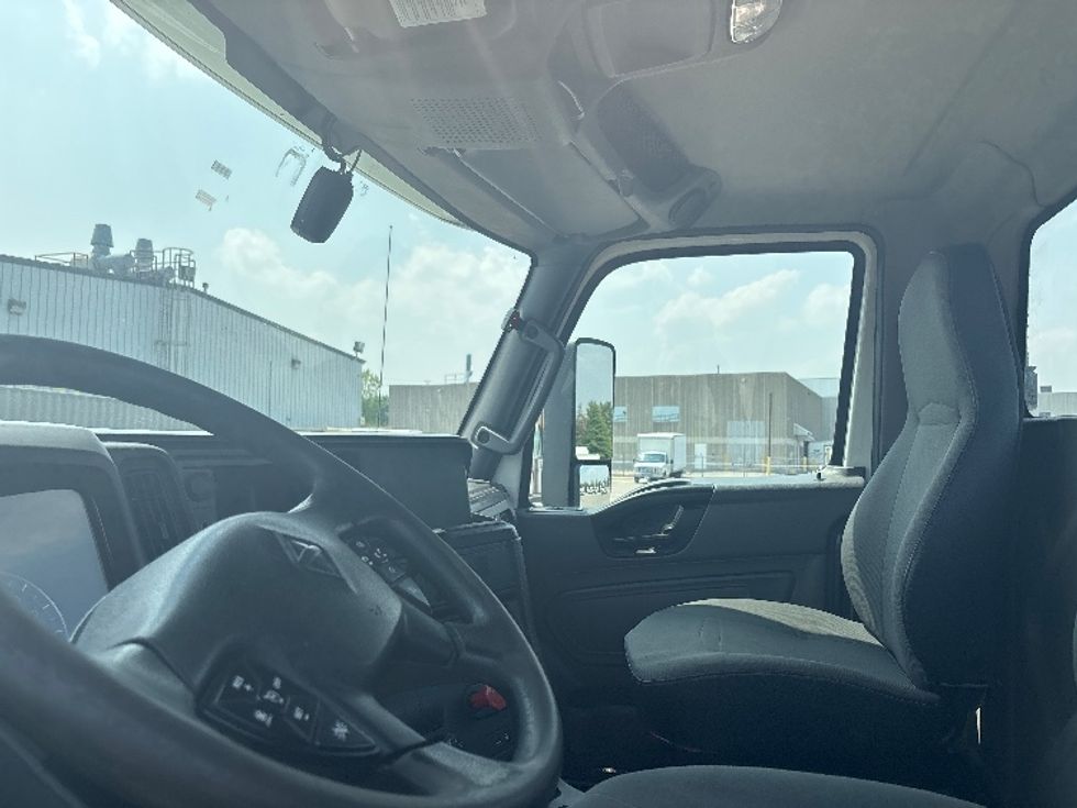 Day Cab Tractor-Heavy Duty Tractors-International-2019-LT625-Mississauga-ON-289,229\n\t\tkm-$ 37,750 - Image 10