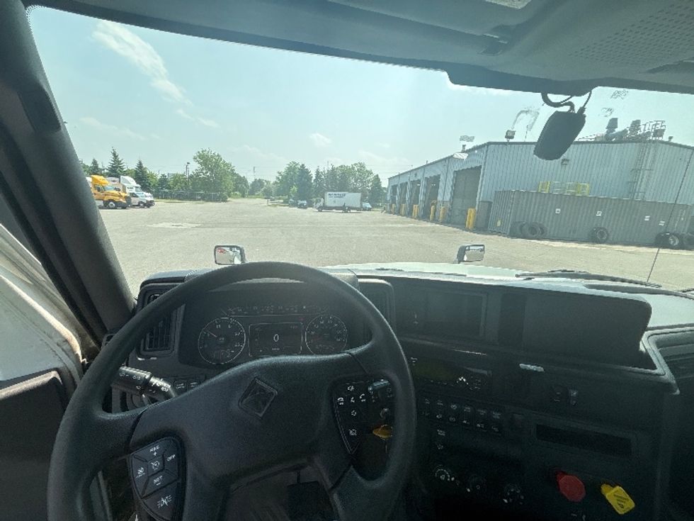 Day Cab Tractor-Heavy Duty Tractors-International-2019-LT625-Mississauga-ON-289,229\n\t\tkm-$ 37,750 - Image 11