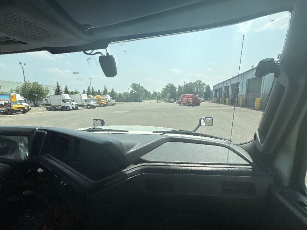 Day Cab Tractor-Heavy Duty Tractors-International-2019-LT625-Mississauga-ON-289,229\n\t\tkm-$ 37,750 - Image 13