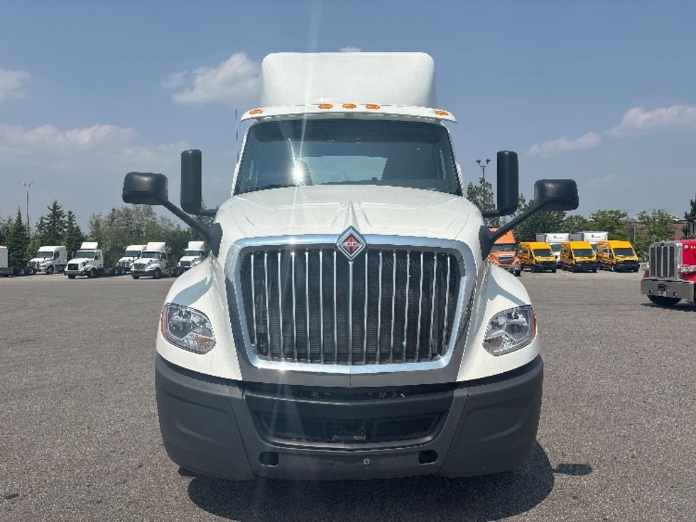 Day Cab Tractor-Heavy Duty Tractors-International-2019-LT625-Mississauga-ON-289,229\n\t\tkm-$ 37,750 - Image 2