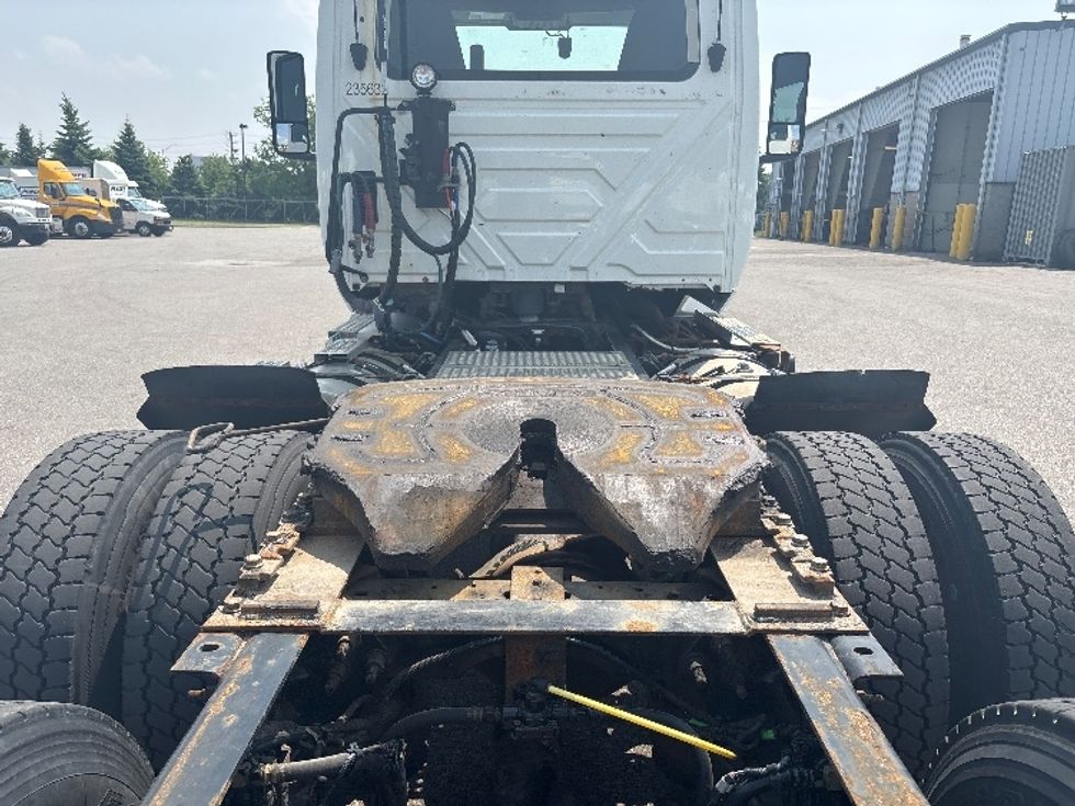 Day Cab Tractor-Heavy Duty Tractors-International-2019-LT625-Mississauga-ON-289,229\n\t\tkm-$ 37,750 - Image 6