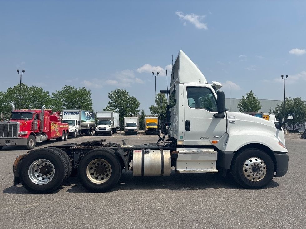 Day Cab Tractor-Heavy Duty Tractors-International-2019-LT625-Mississauga-ON-289,229\n\t\tkm-$ 37,750 - Image 8