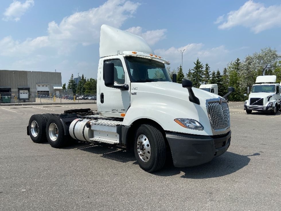 Day Cab Tractor-Heavy Duty Tractors-International-2019-LT625-Mississauga-ON-323,946\n\t\tkm-$ 32,500 - Image 1