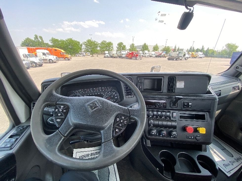 Day Cab Tractor-Heavy Duty Tractors-International-2019-LT625-Mississauga-ON-323,946\n\t\tkm-$ 32,500 - Image 11