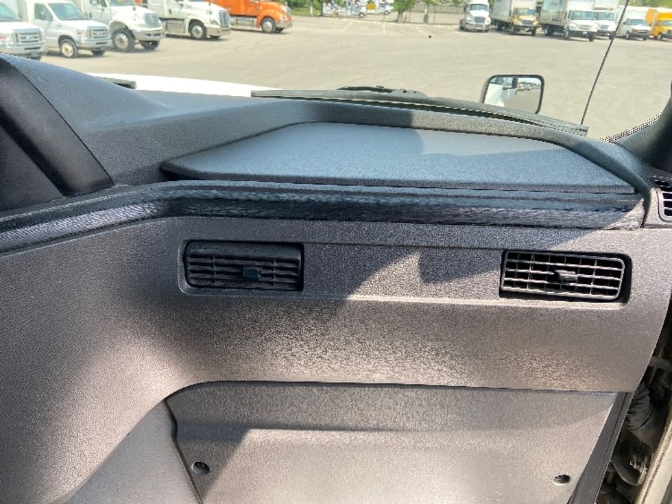 Day Cab Tractor-Heavy Duty Tractors-International-2019-LT625-Mississauga-ON-323,946\n\t\tkm-$ 32,500 - Image 13