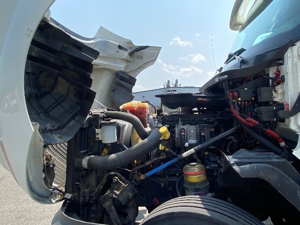 Day Cab Tractor-Heavy Duty Tractors-International-2019-LT625-Mississauga-ON-323,946\n\t\tkm-$ 32,500 - Image 16