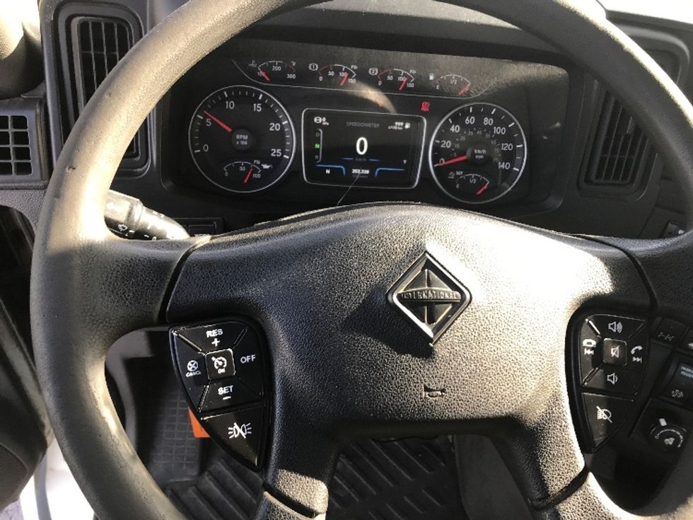 Day Cab Tractor-Heavy Duty Tractors-International-2019-LT625-Mississauga-ON-353,338\n\t\tkm-$ 36,500 - Image 11