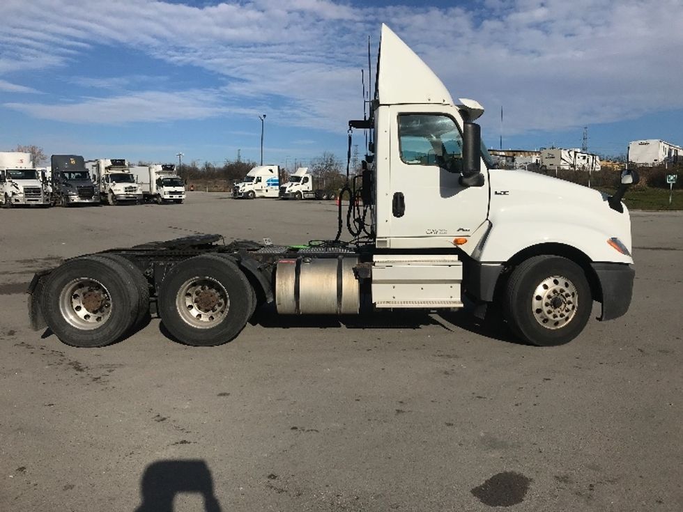 Day Cab Tractor-Heavy Duty Tractors-International-2019-LT625-Mississauga-ON-353,338\n\t\tkm-$ 36,500 - Image 8