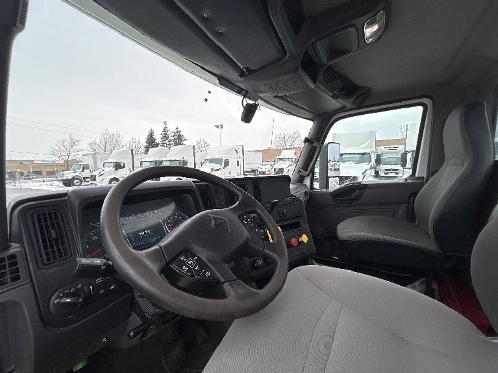Day Cab Tractor-Heavy Duty Tractors-International-2019-LT625-Mississauga-ON-437,212\n\t\tkm-$ 36,500 - Image 10