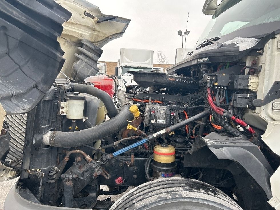 Day Cab Tractor-Heavy Duty Tractors-International-2019-LT625-Mississauga-ON-437,212\n\t\tkm-$ 36,500 - Image 16