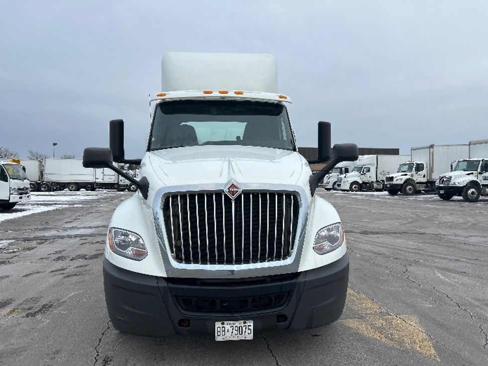Day Cab Tractor-Heavy Duty Tractors-International-2019-LT625-Mississauga-ON-437,212\n\t\tkm-$ 36,500 - Image 2