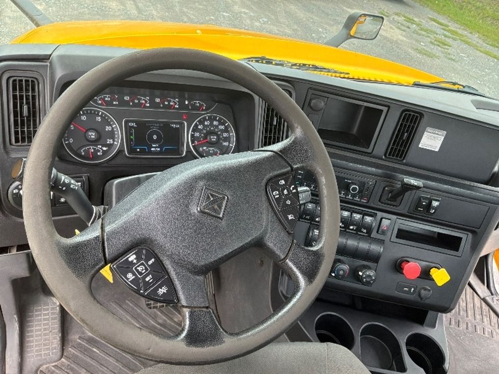Day Cab Tractor-Heavy Duty Tractors-International-2019-LT625-Mississauga-ON-485,720\n\t\tkm-$ 28,500 - Image 11
