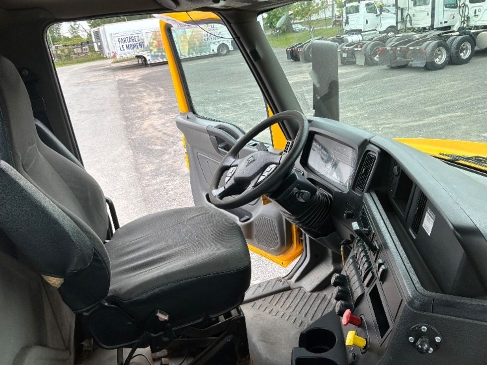 Day Cab Tractor-Heavy Duty Tractors-International-2019-LT625-Mississauga-ON-485,720\n\t\tkm-$ 28,500 - Image 14