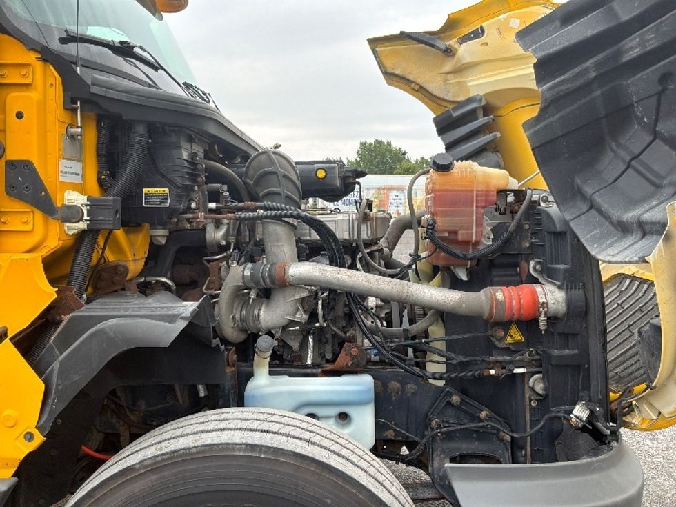 Day Cab Tractor-Heavy Duty Tractors-International-2019-LT625-Mississauga-ON-485,720\n\t\tkm-$ 28,500 - Image 15