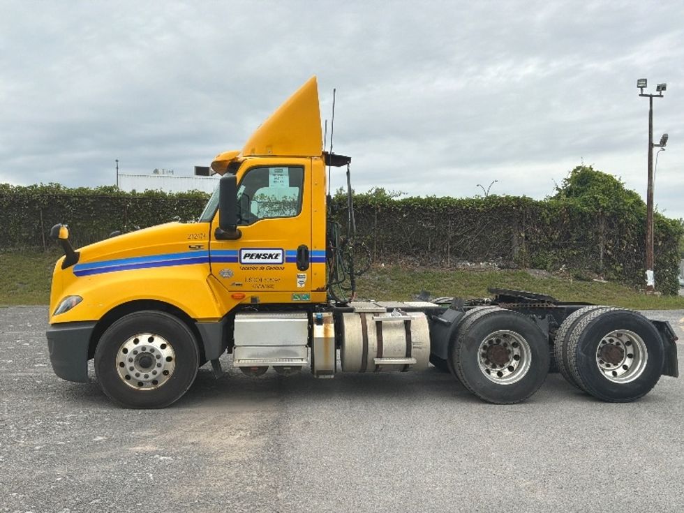 Day Cab Tractor-Heavy Duty Tractors-International-2019-LT625-Mississauga-ON-485,720\n\t\tkm-$ 28,500 - Image 4