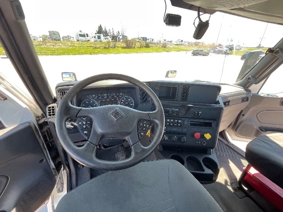 Day Cab Tractor-Heavy Duty Tractors-International-2019-LT625-Mississauga-ON-605,189\n\t\tkm-$ 32,750 - Image 11
