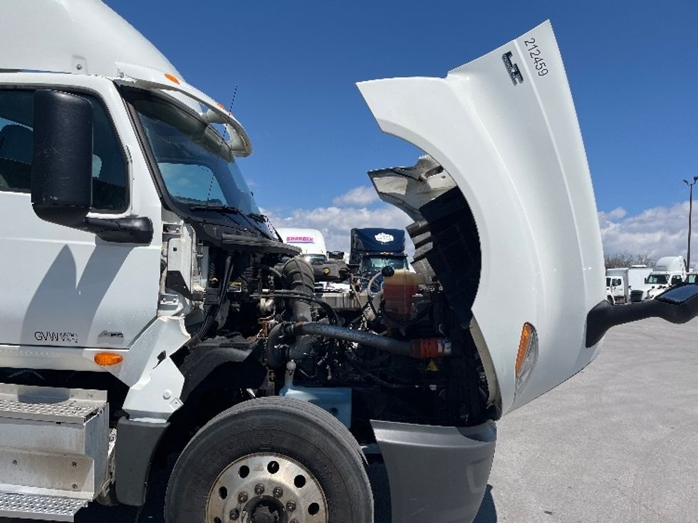 Day Cab Tractor-Heavy Duty Tractors-International-2019-LT625-Mississauga-ON-605,189\n\t\tkm-$ 32,750 - Image 15