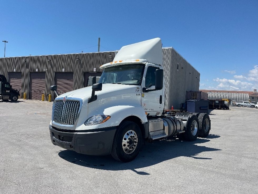 Day Cab Tractor-Heavy Duty Tractors-International-2019-LT625-Mississauga-ON-605,189\n\t\tkm-$ 32,750 - Image 3