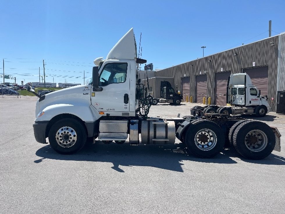 Day Cab Tractor-Heavy Duty Tractors-International-2019-LT625-Mississauga-ON-605,189\n\t\tkm-$ 32,750 - Image 4