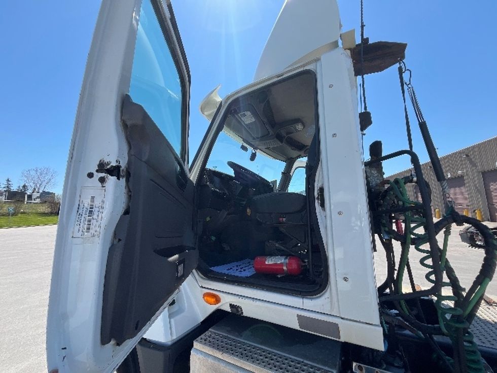 Day Cab Tractor-Heavy Duty Tractors-International-2019-LT625-Mississauga-ON-605,189\n\t\tkm-$ 32,750 - Image 9