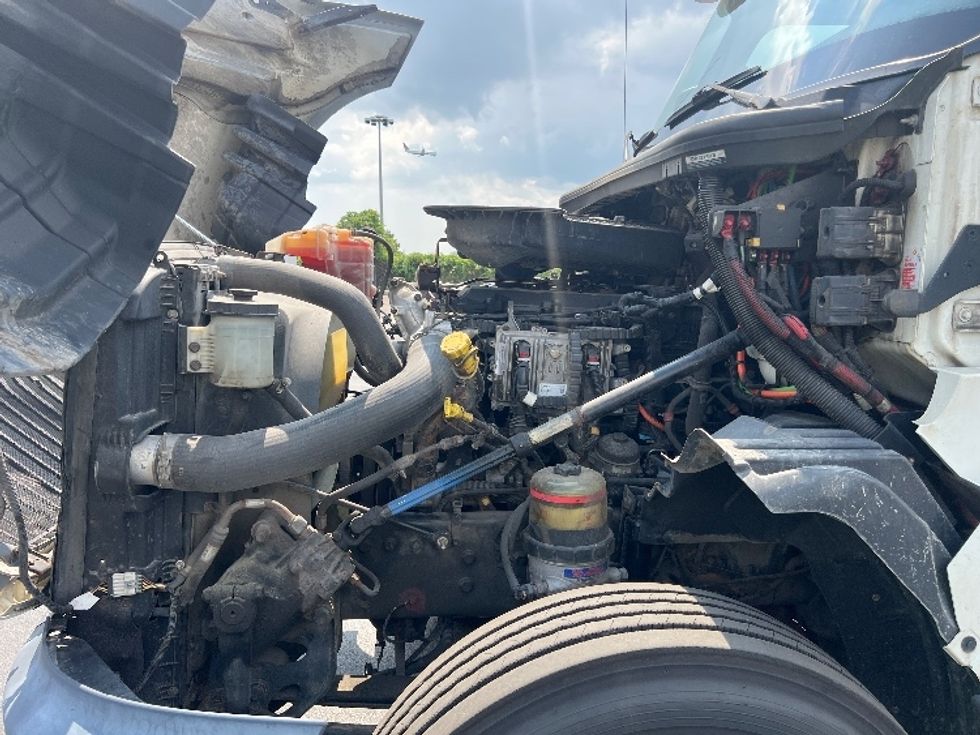 Day Cab Tractor-Heavy Duty Tractors-International-2019-LT625-Mississauga-ON-641,835\n\t\tkm-$ 31,750 - Image 16