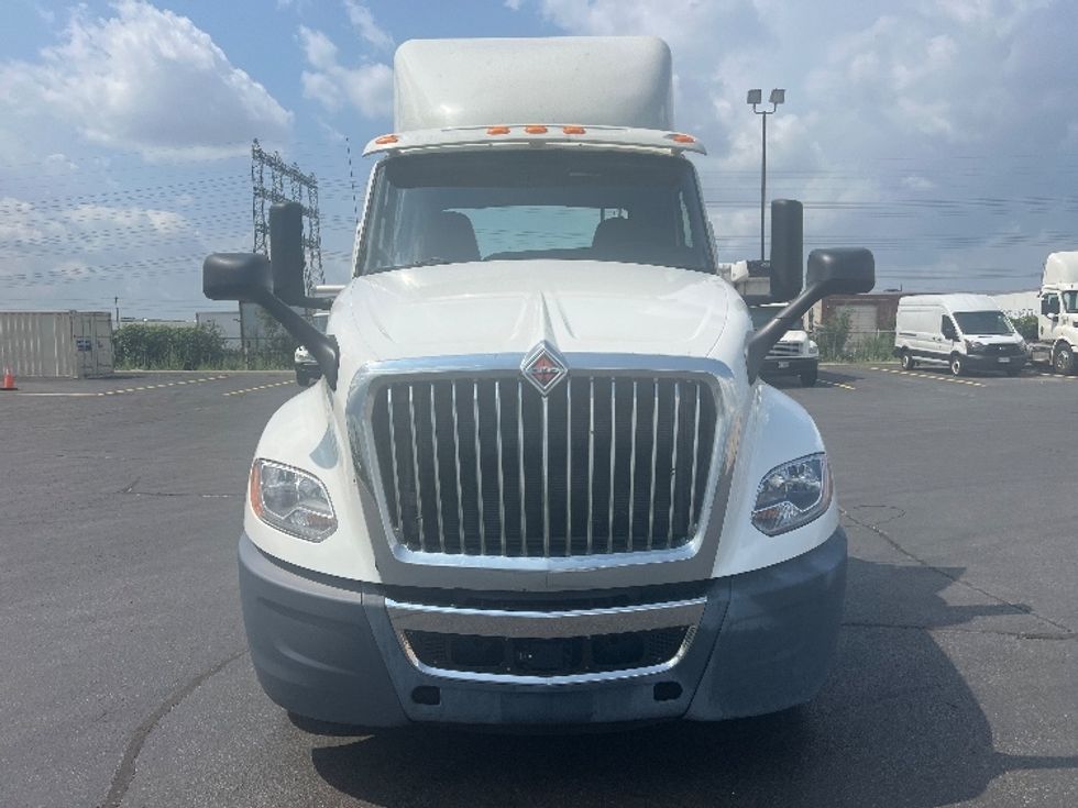Day Cab Tractor-Heavy Duty Tractors-International-2019-LT625-Mississauga-ON-641,835\n\t\tkm-$ 31,750 - Image 2