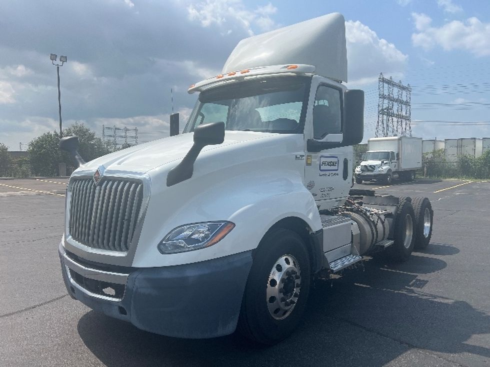 Day Cab Tractor-Heavy Duty Tractors-International-2019-LT625-Mississauga-ON-641,835\n\t\tkm-$ 31,750 - Image 3