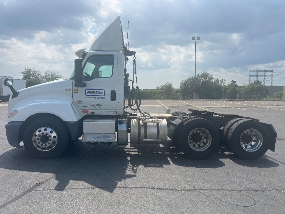 Day Cab Tractor-Heavy Duty Tractors-International-2019-LT625-Mississauga-ON-641,835\n\t\tkm-$ 31,750 - Image 4