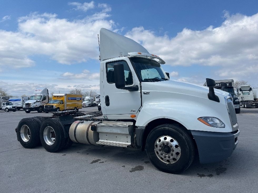 Day Cab Tractor-Heavy Duty Tractors-International-2019-LT625-Mississauga-ON-661,164\n\t\tkm-$ 30,500 - Image 1