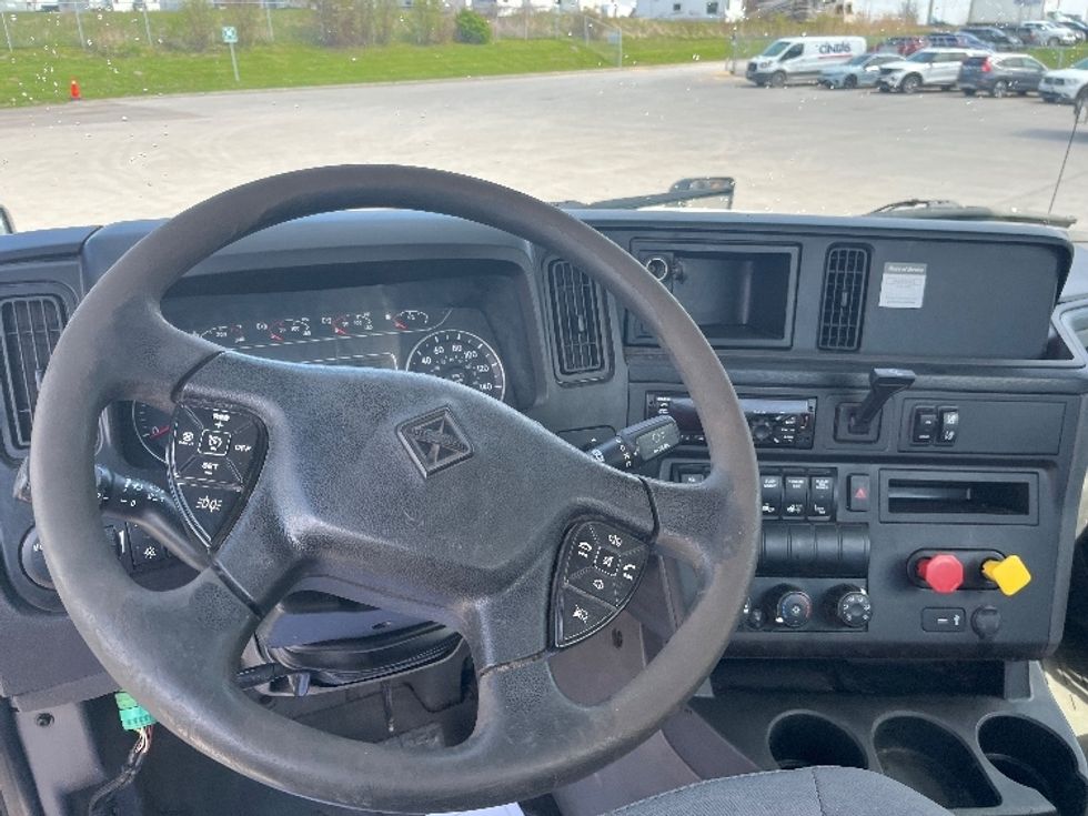Day Cab Tractor-Heavy Duty Tractors-International-2019-LT625-Mississauga-ON-661,164\n\t\tkm-$ 30,500 - Image 11