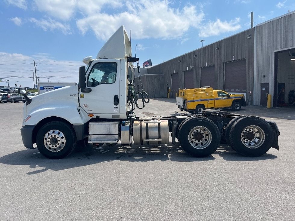 Day Cab Tractor-Heavy Duty Tractors-International-2019-LT625-Mississauga-ON-661,164\n\t\tkm-$ 30,500 - Image 4