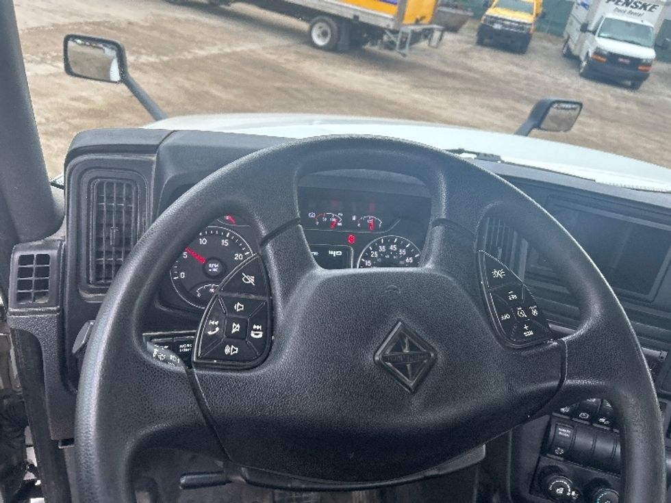 Day Cab Tractor-Heavy Duty Tractors-International-2019-LT625-Moberly-MO-173,781\n\t\tmiles-$ 27,250 - Image 11