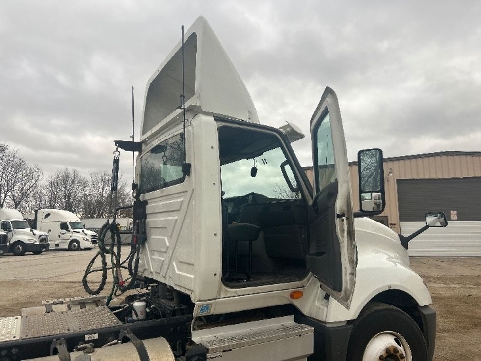 Day Cab Tractor-Heavy Duty Tractors-International-2019-LT625-Moberly-MO-173,781\n\t\tmiles-$ 27,250 - Image 12
