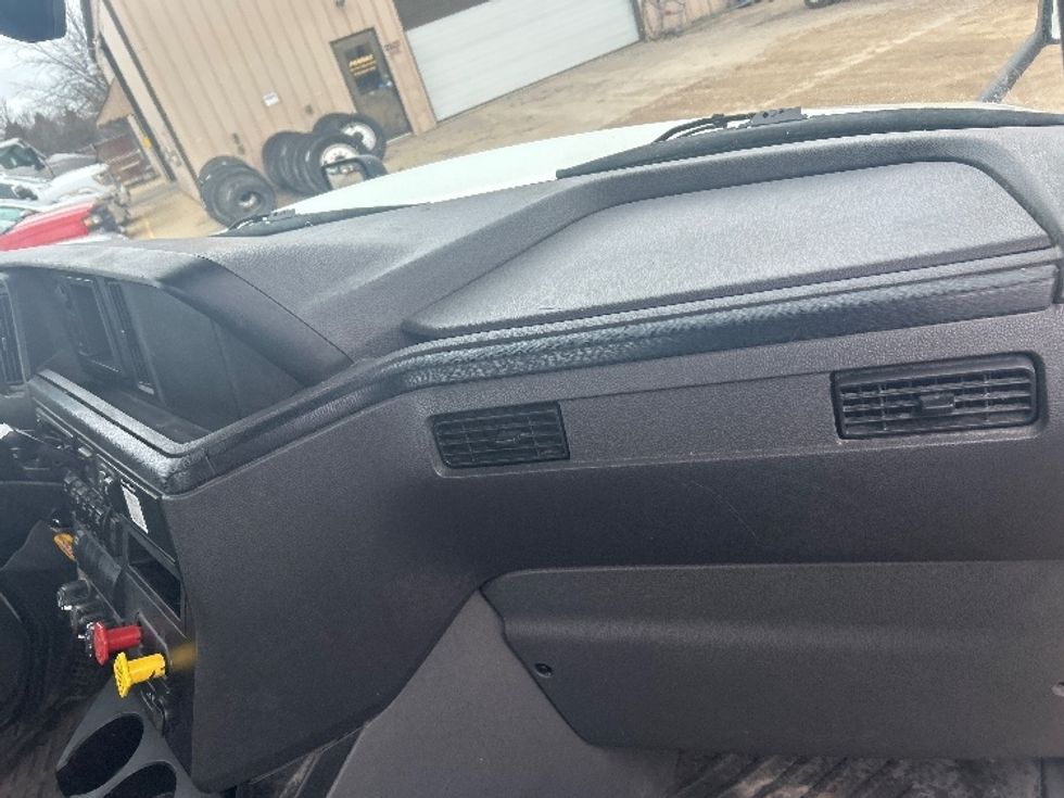 Day Cab Tractor-Heavy Duty Tractors-International-2019-LT625-Moberly-MO-173,781\n\t\tmiles-$ 27,250 - Image 13