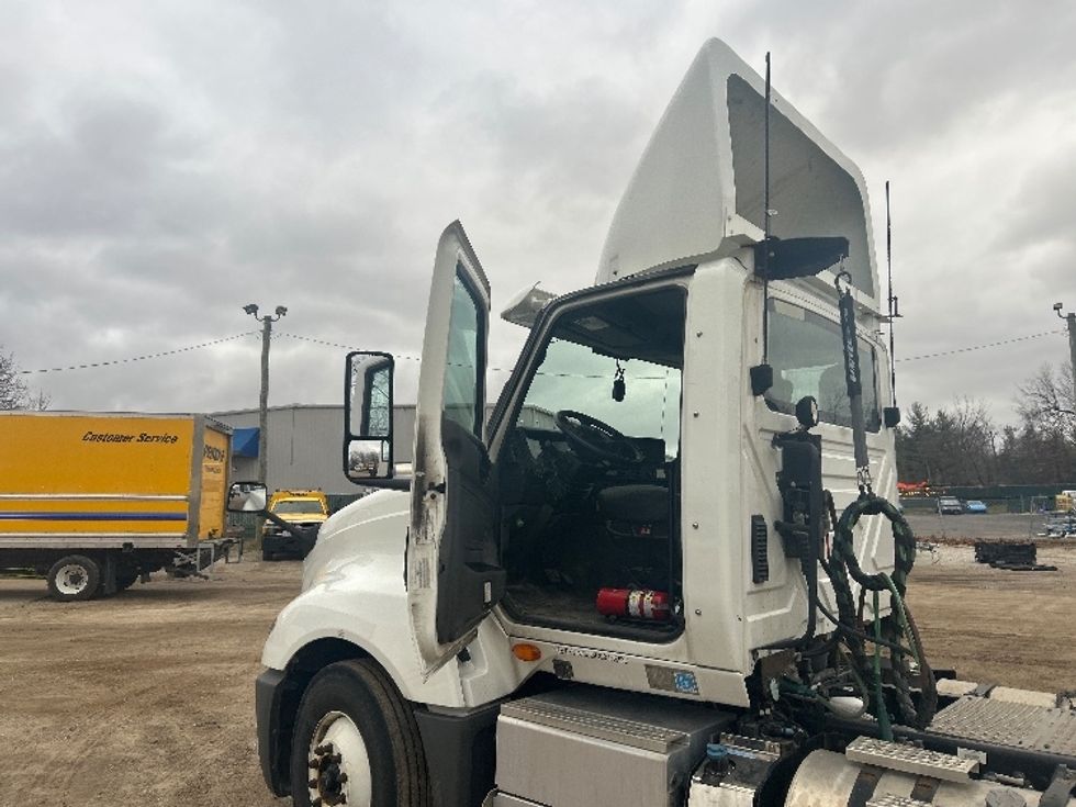 Day Cab Tractor-Heavy Duty Tractors-International-2019-LT625-Moberly-MO-173,781\n\t\tmiles-$ 27,250 - Image 9